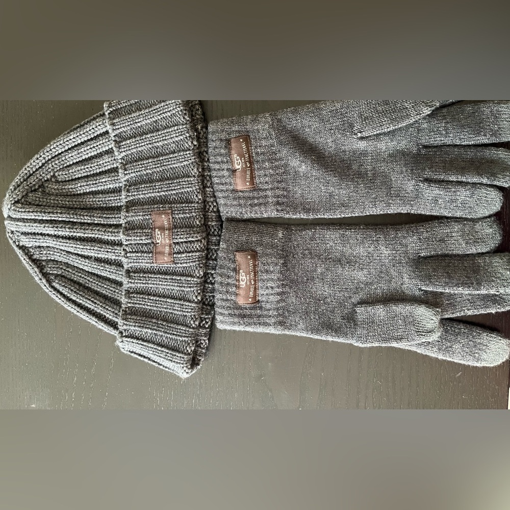 UGG hat and gloves